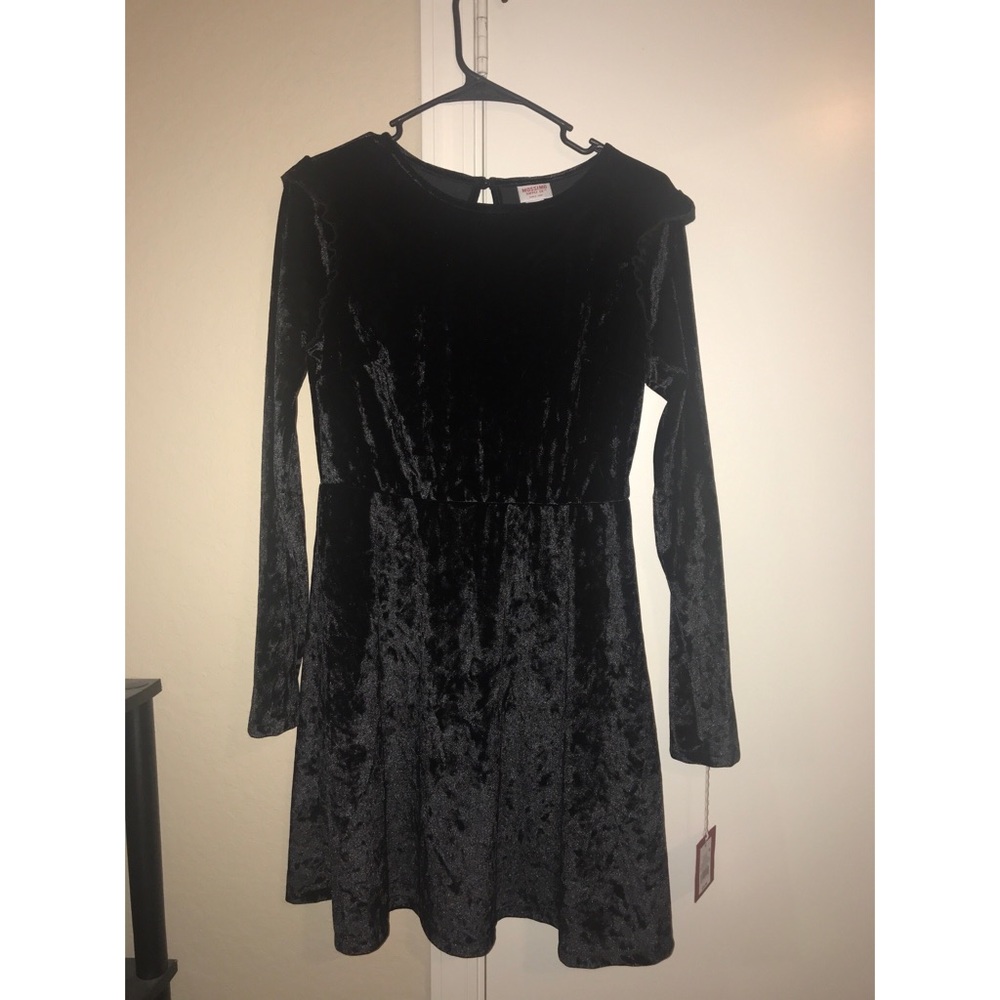 NWT BLACK VELVET DRESS WITH RUFFLED SHOULDER!!
